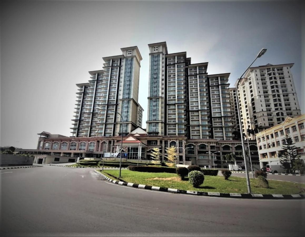 Cozzzy Hut @ Riverine Diamond Kuching Exterior photo